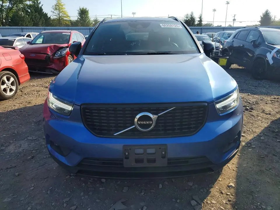 2020 VOLVO XC40 T5 R-DESIGN  