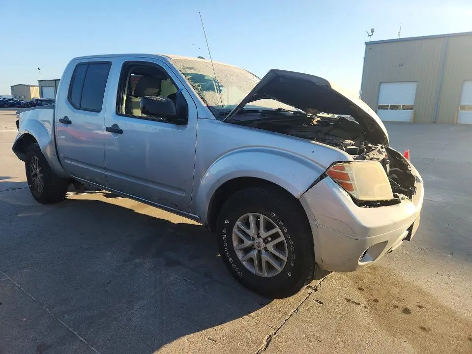 2015 NISSAN FRONTIER S  