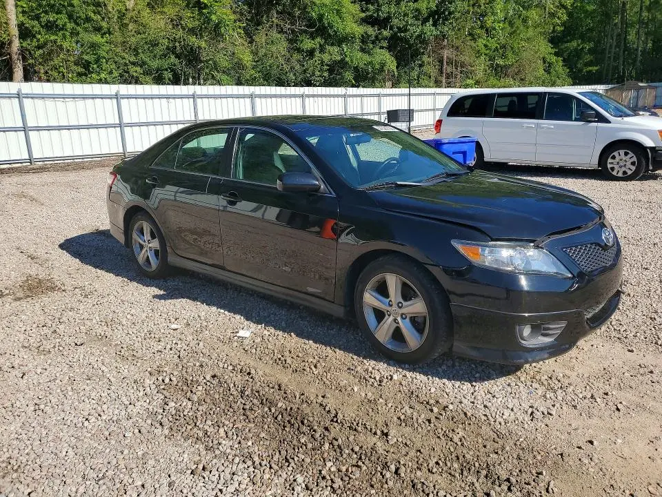 2011 TOYOTA CAMRY SE  