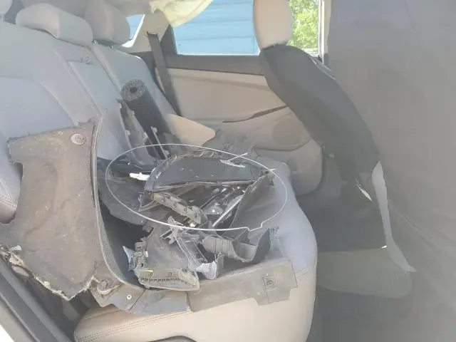 2019 HYUNDAI TUCSON SE  