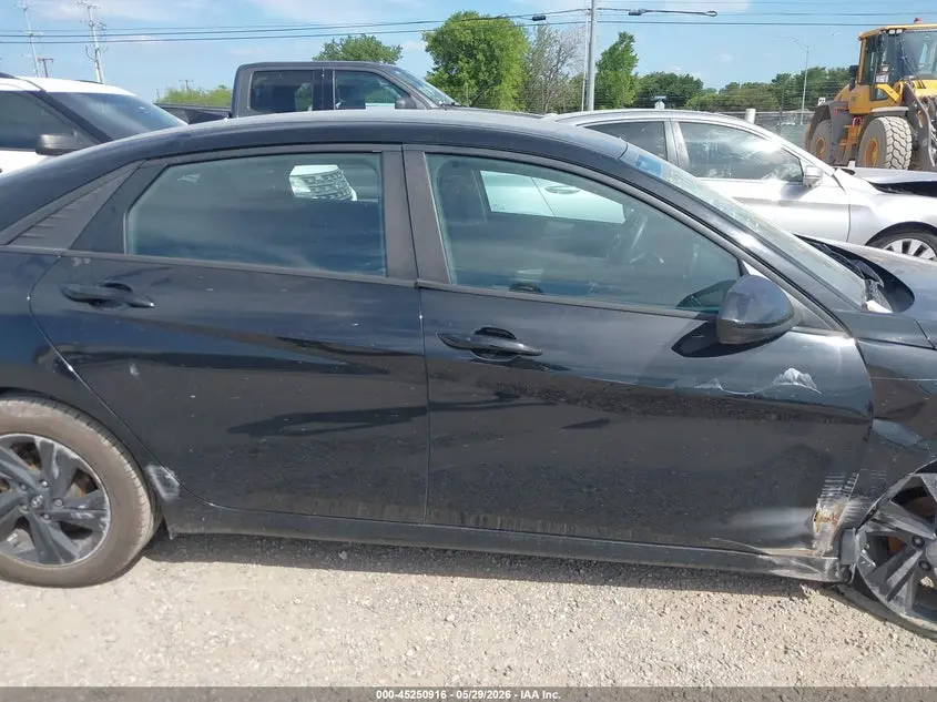 2022 HYUNDAI ELANTRA SEL