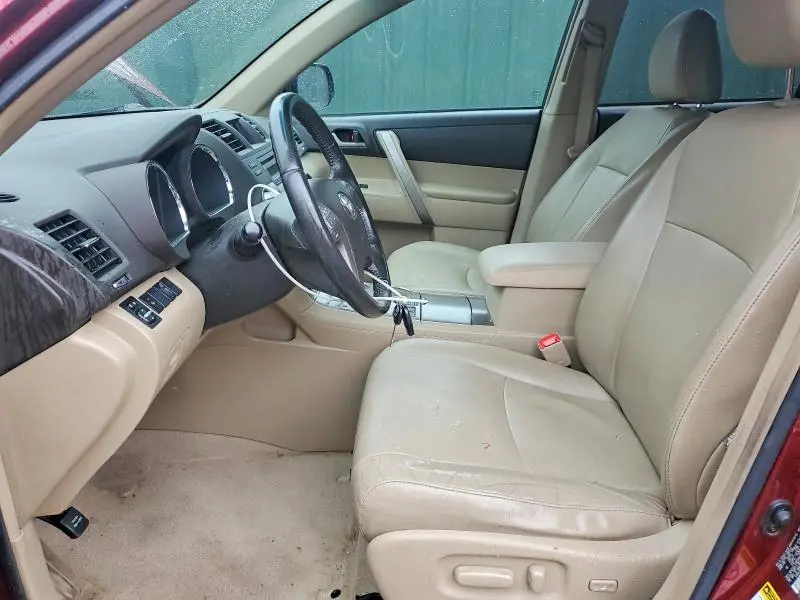 2010 TOYOTA HIGHLANDER SE  