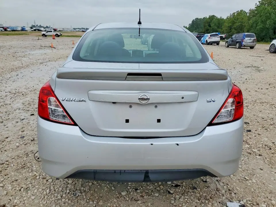 2019 NISSAN VERSA SV  