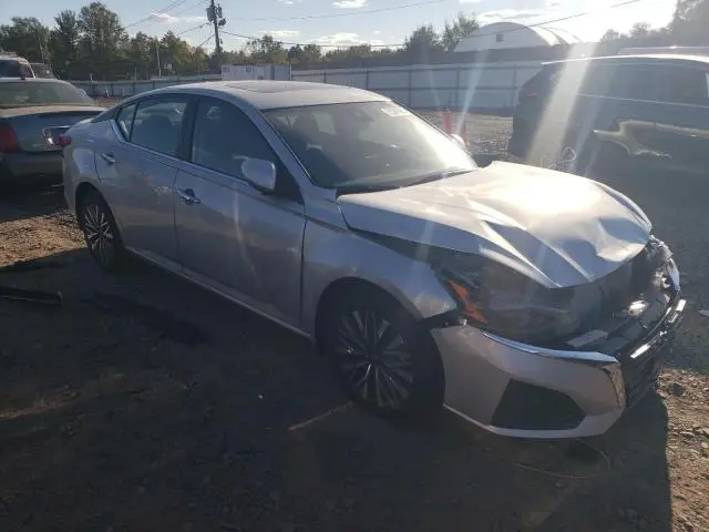 2024 NISSAN ALTIMA SV  