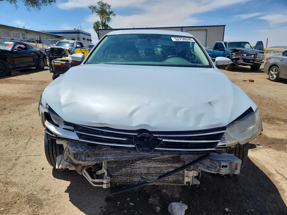 2017 VOLKSWAGEN JETTA SE  