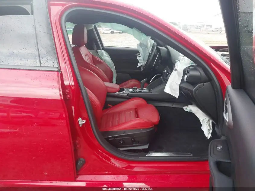 2022 ALFA ROMEO GIULIA VELOCE TI RWD