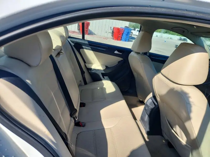 2016 VOLKSWAGEN JETTA SEL  