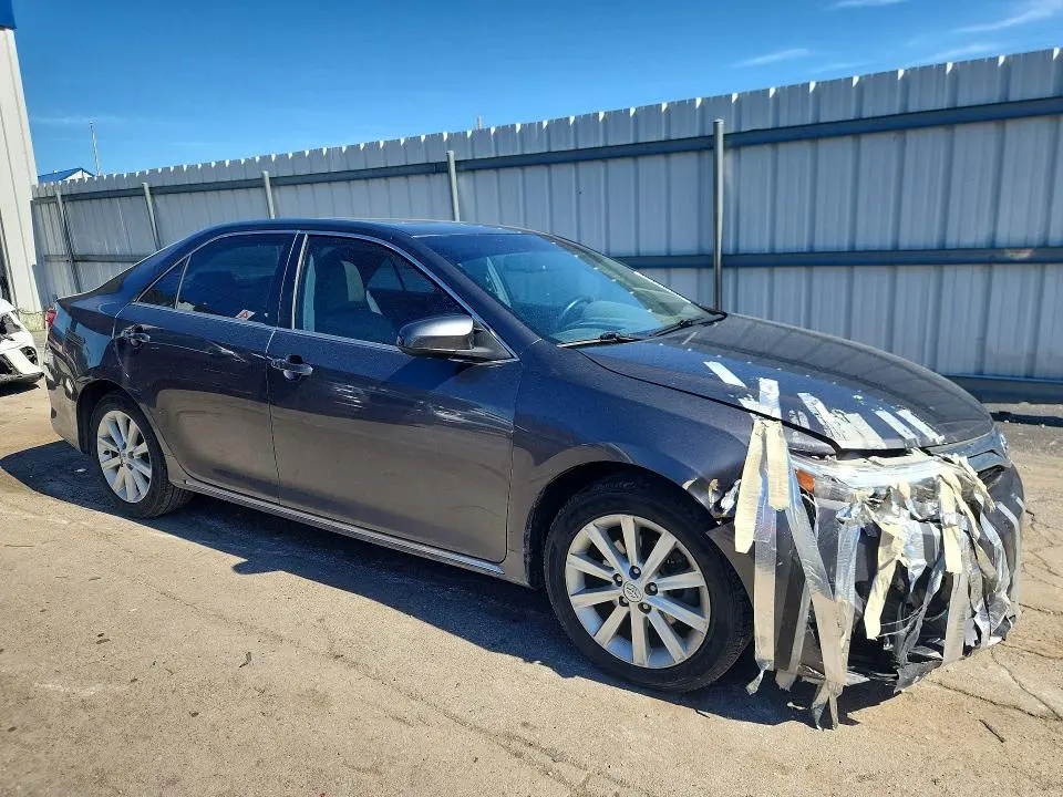 2013 TOYOTA CAMRY XLE  