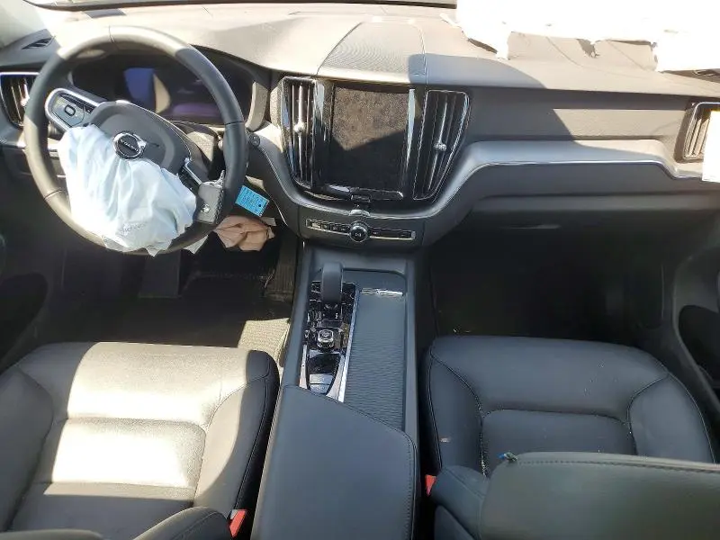 2025 VOLVO XC60 PLUS  