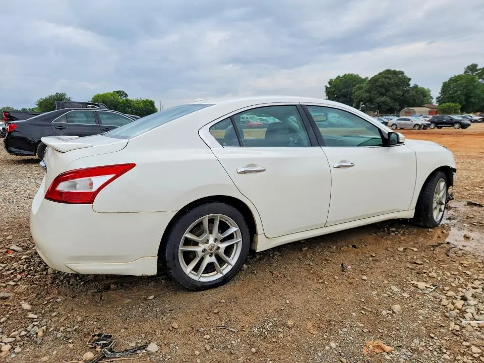 2010 NISSAN MAXIMA 3.5 S  