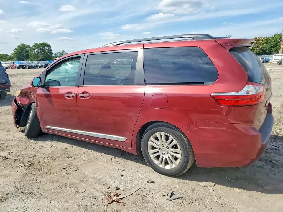 2015 TOYOTA SIENNA XLE 8-PASSENGER  