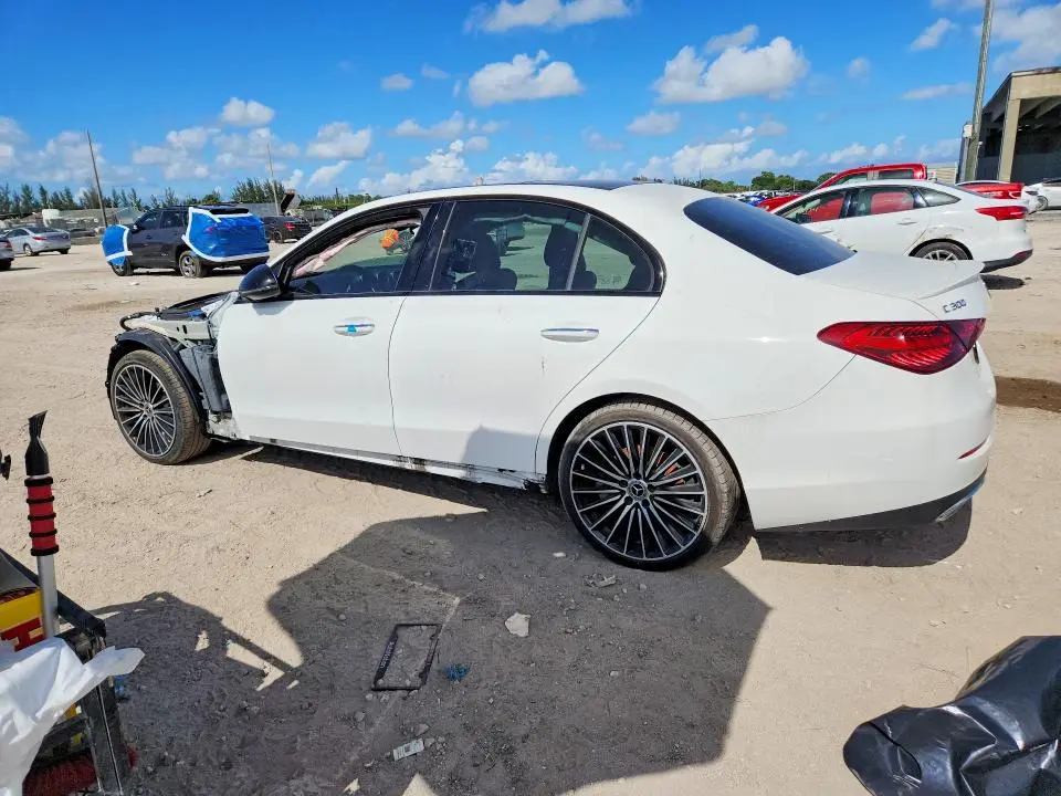 2024 MERCEDES-BENZ C 300  