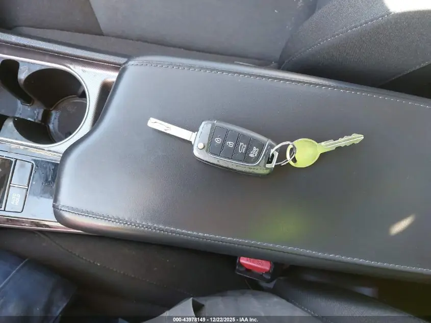 2022 HYUNDAI SONATA SE