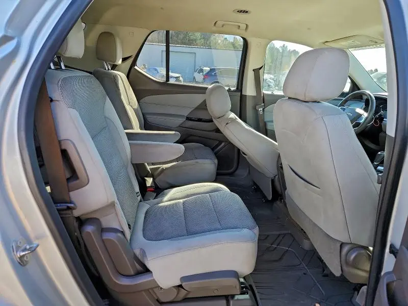 2019 CHEVROLET TRAVERSE LT  