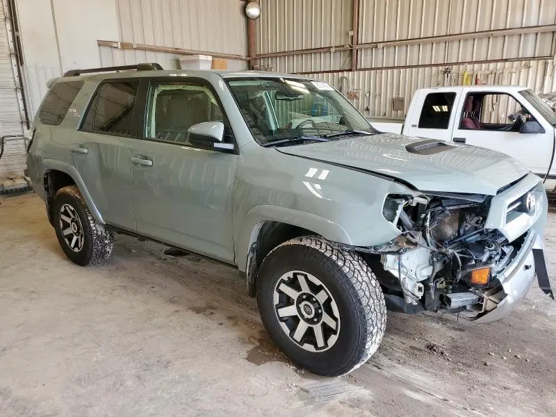 2022 TOYOTA 4RUNNER SR5/SR5 PREMIUM  