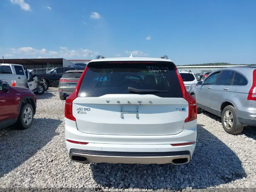 2017 VOLVO XC90 T6 MOMENTUM