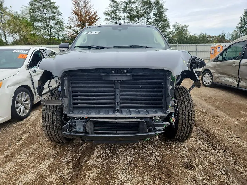 2024 LINCOLN NAVIGATOR BLACK LABEL  