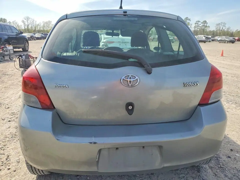 2010 TOYOTA YARIS BASE  