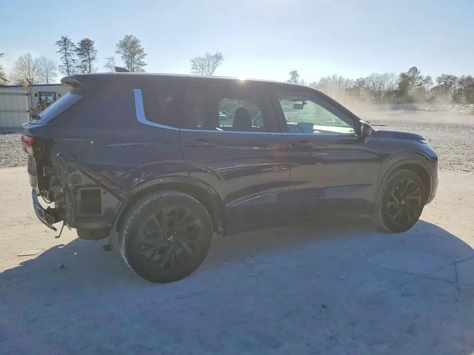 2022 MITSUBISHI OUTLANDER SE  