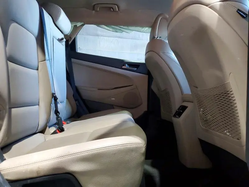 2017 HYUNDAI TUCSON SE PLUS  