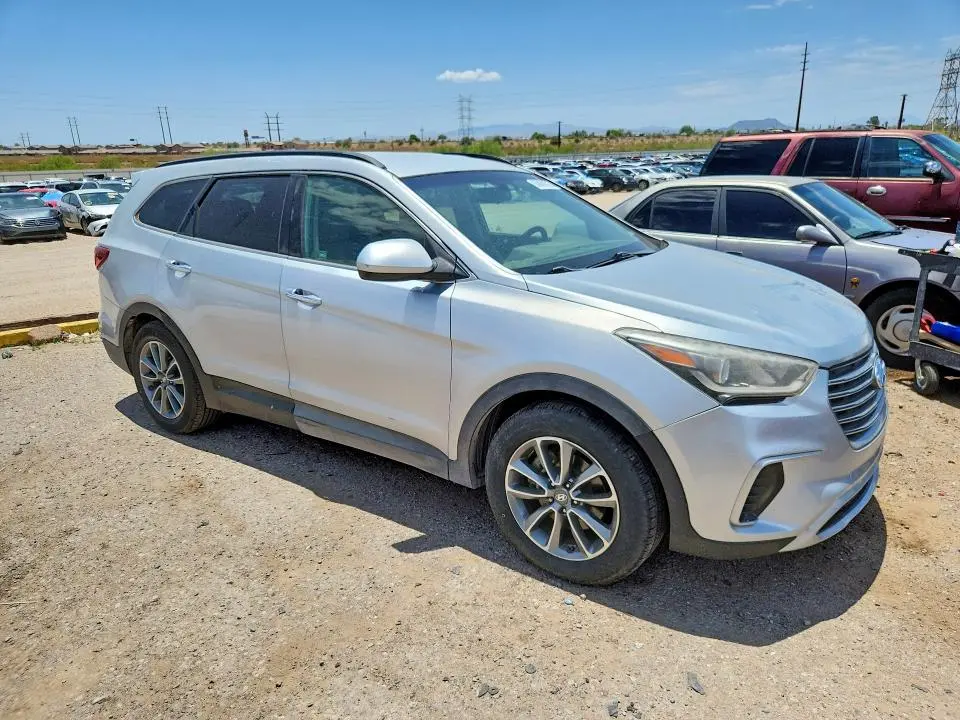 2017 HYUNDAI SANTA FE SE  