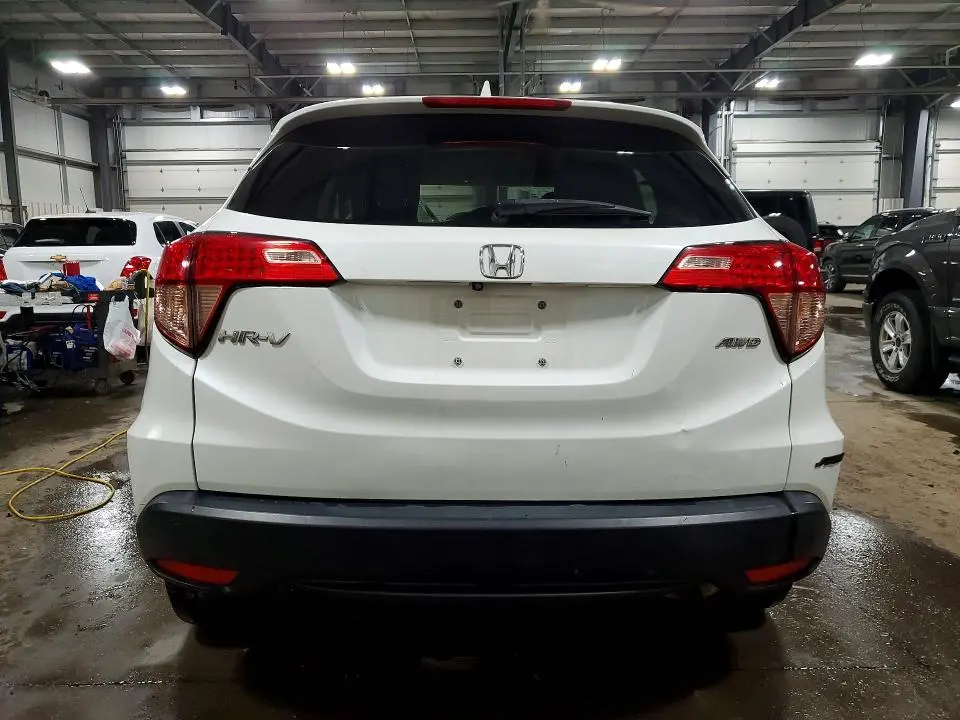 2016 HONDA HR-V LX  