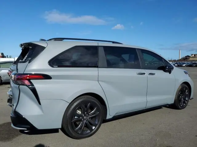 2025 TOYOTA SIENNA XSE  