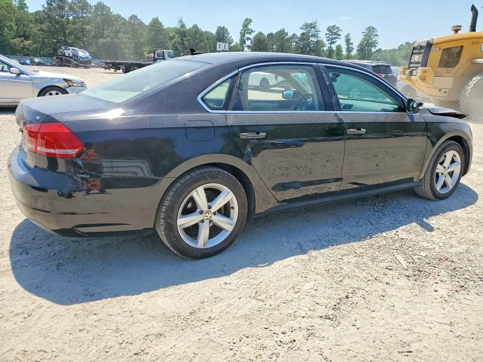 2013 VOLKSWAGEN PASSAT SE  