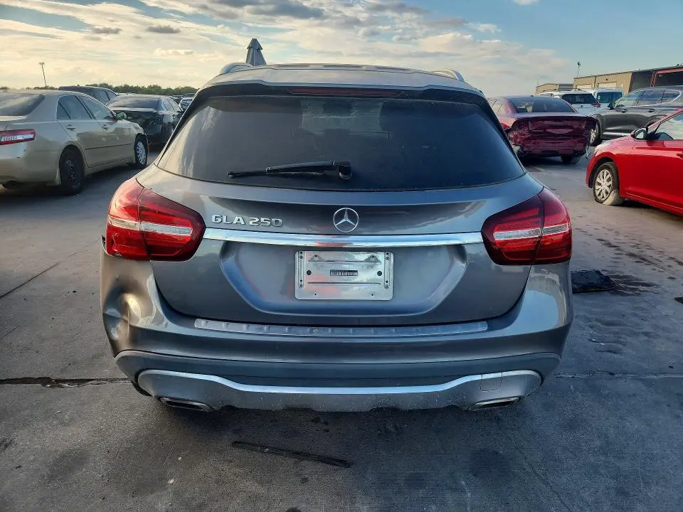 2018 MERCEDES-BENZ GLA 250  