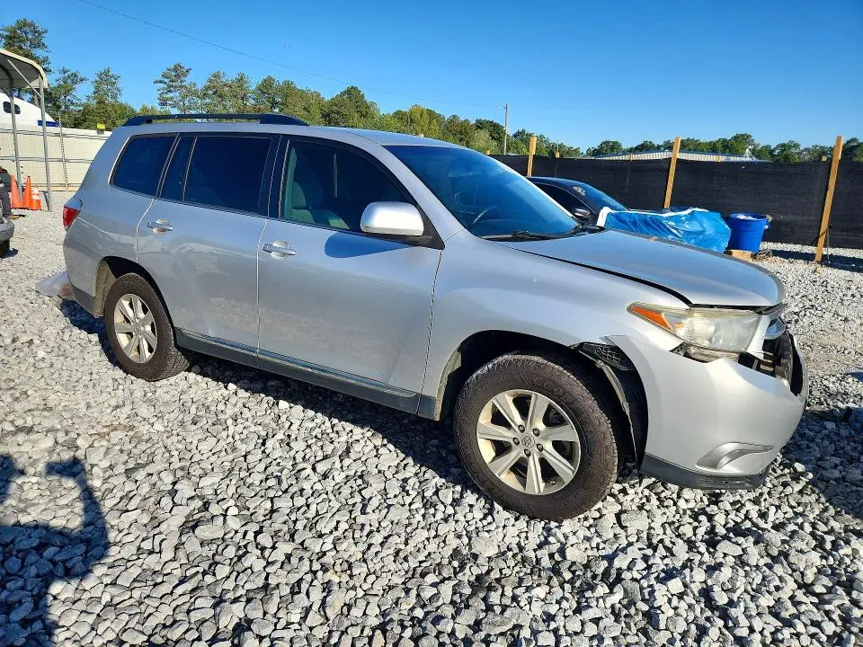 2013 TOYOTA HIGHLANDER PLUS  
