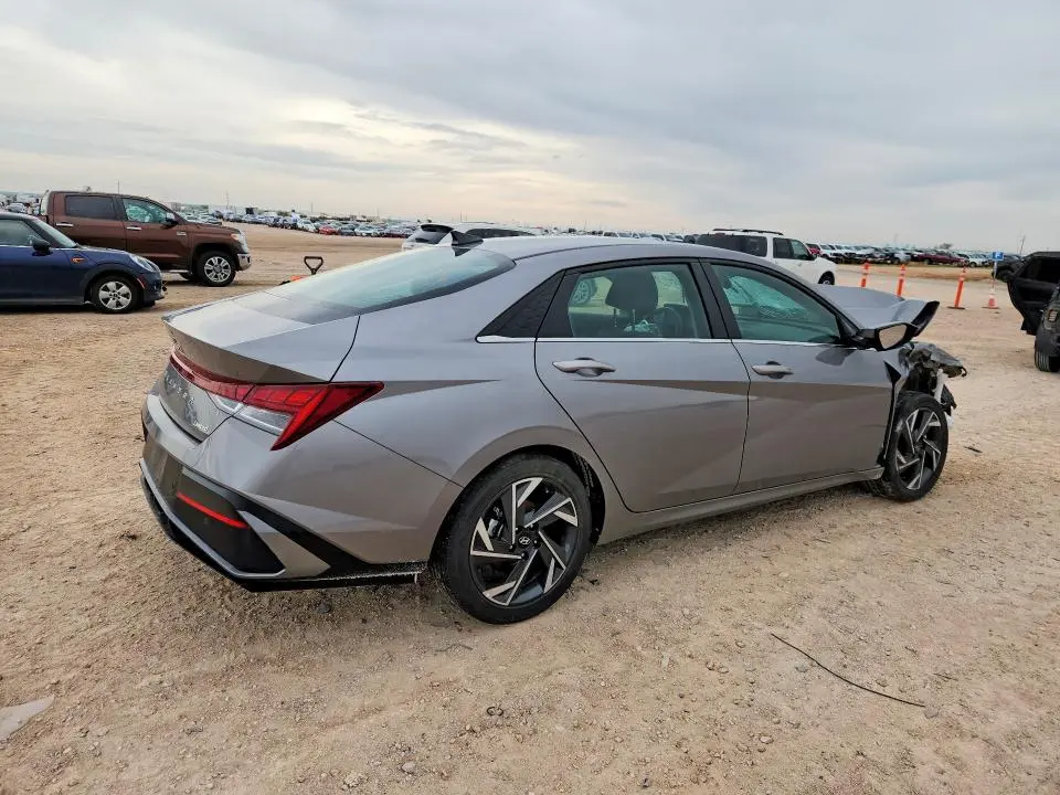 2024 HYUNDAI ELANTRA LIMITED  