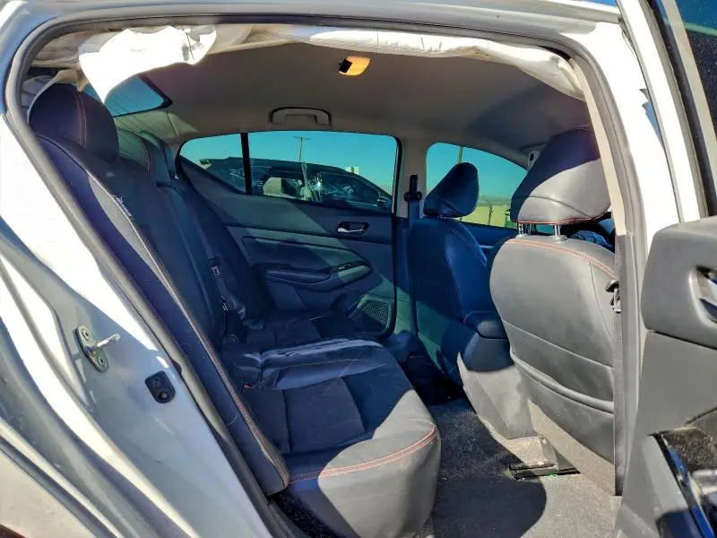 2023 NISSAN ALTIMA SR  