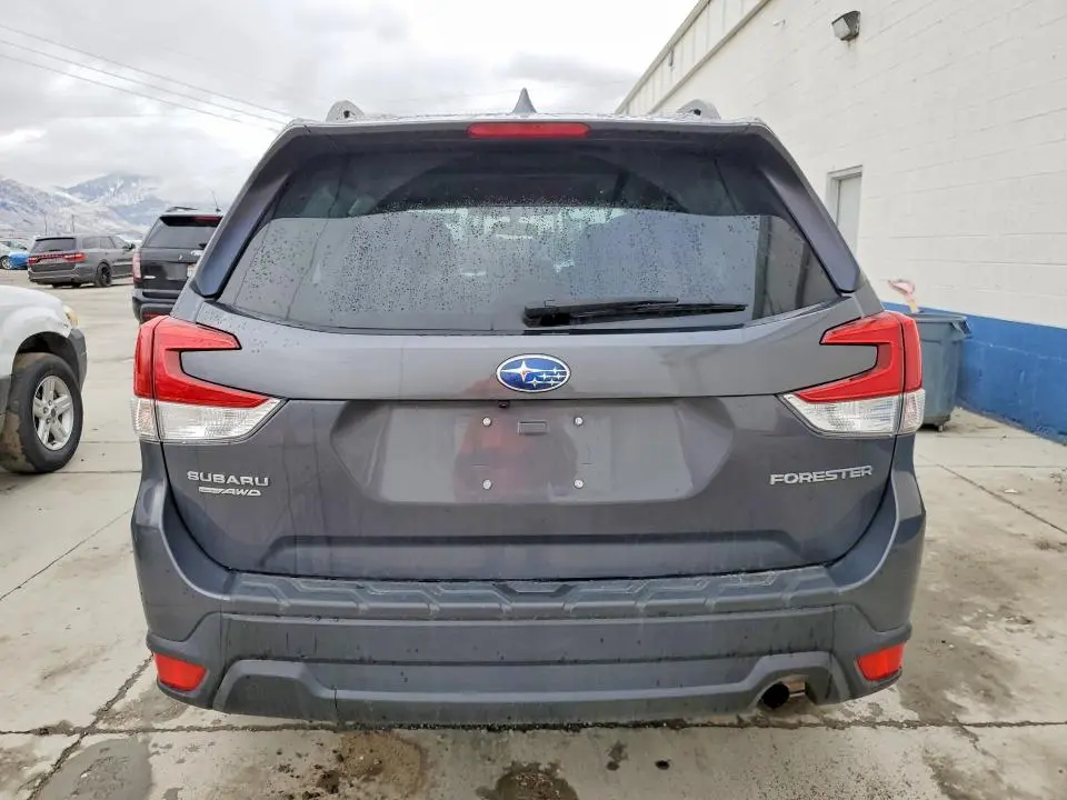 2022 SUBARU FORESTER PREMIUM  