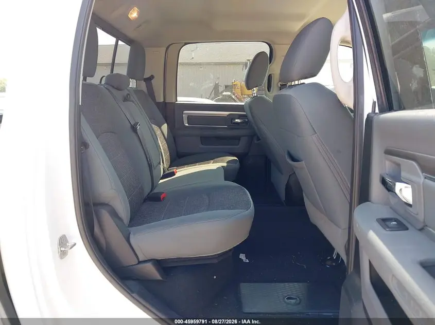 2016 RAM 1500 SLT