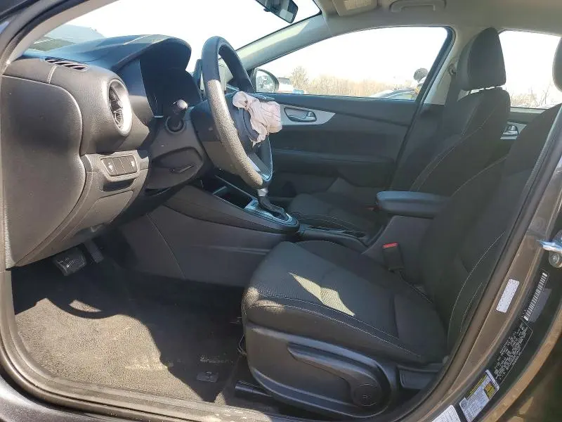 2024 KIA FORTE LX  