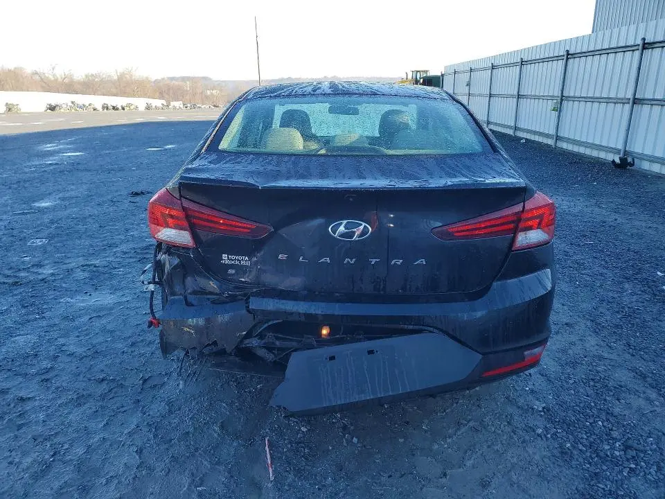 2019 HYUNDAI ELANTRA SE  
