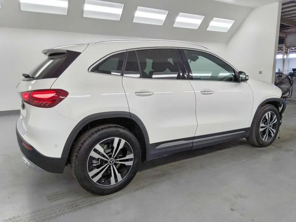 2025 MERCEDES-BENZ GLA 250  