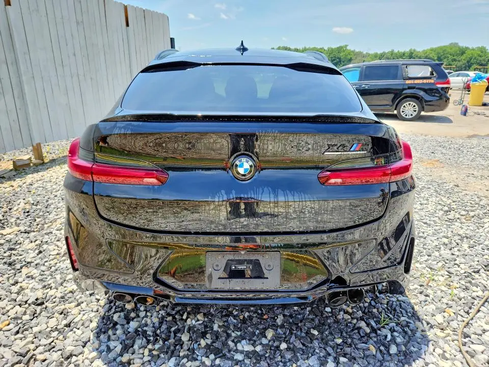 2025 BMW X4 M  