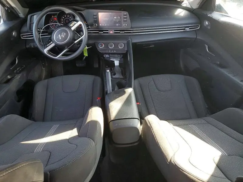 2023 HYUNDAI ELANTRA SE  