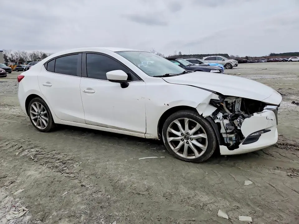 2017 MAZDA 3 TOURING  