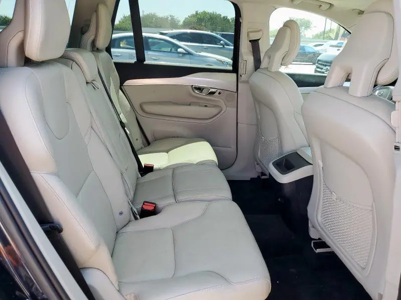 2016 VOLVO XC90 T5  