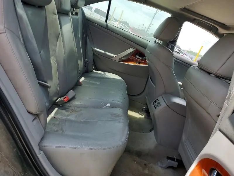 2011 TOYOTA CAMRY XLE V6  