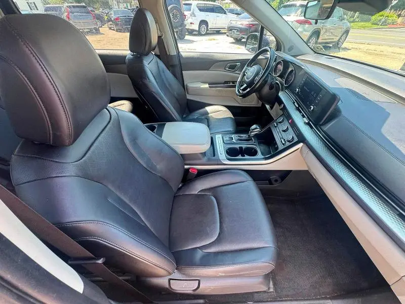 2022 KIA CARNIVAL LX  