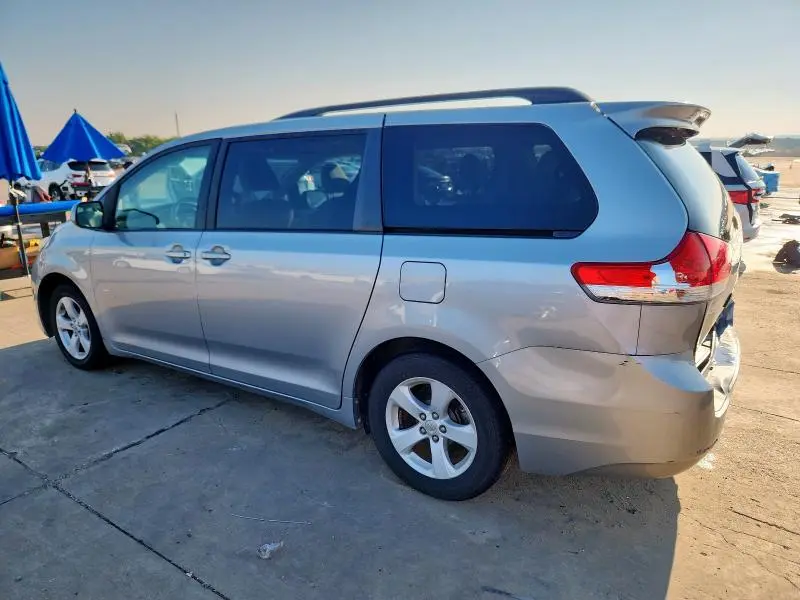 2011 TOYOTA SIENNA LE  