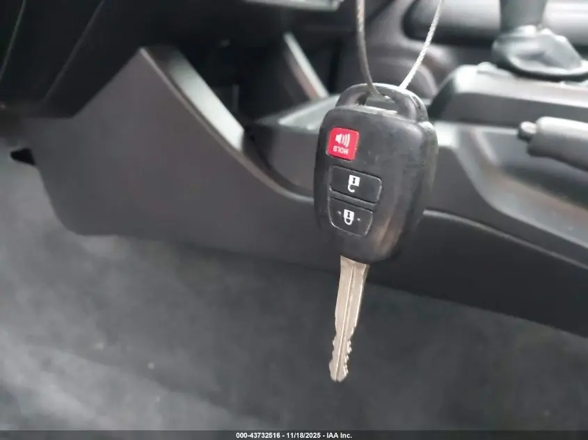 2021 TOYOTA TACOMA SR V6