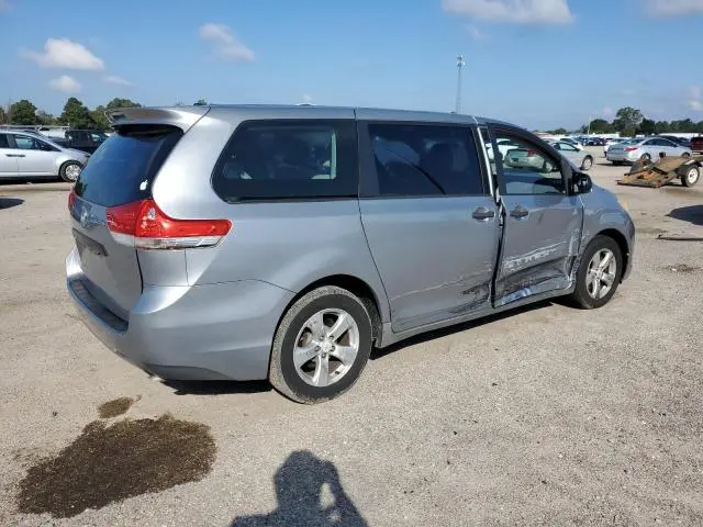 2011 TOYOTA SIENNA   