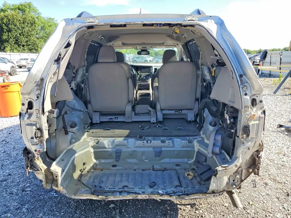 2019 TOYOTA SIENNA XLE 8-PASSENGER  
