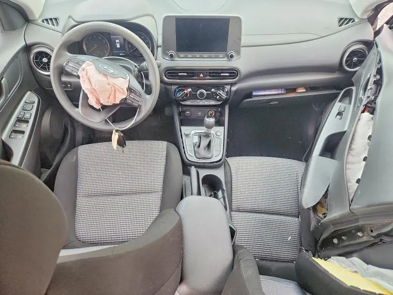 2023 HYUNDAI KONA SE  