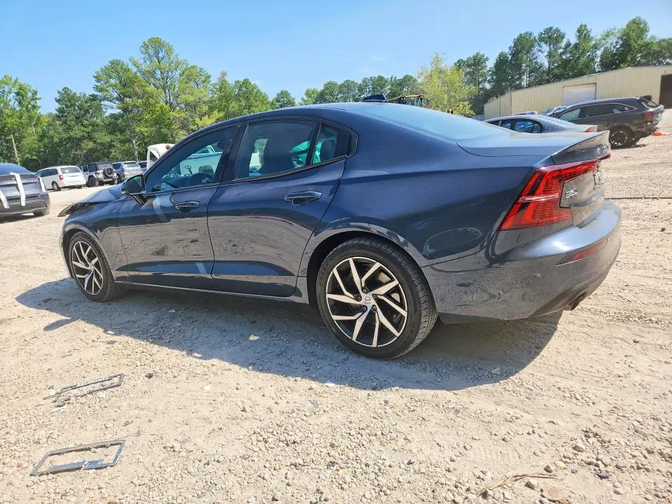 2019 VOLVO S60 T6 MOMENTUM  