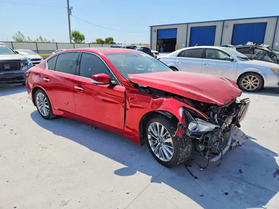 2021 INFINITI Q50 LUXE  